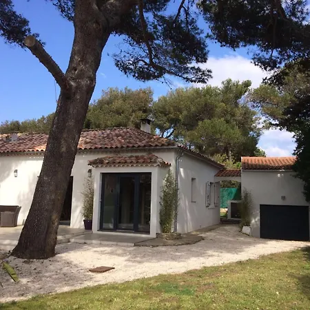 بيت للعطل Maison 3 A 200 M De La *